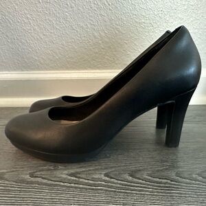Clark High heels - size 8.5 - New w/o Tags